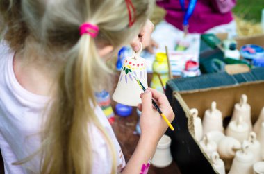 bir çanak çömlek craft boyama