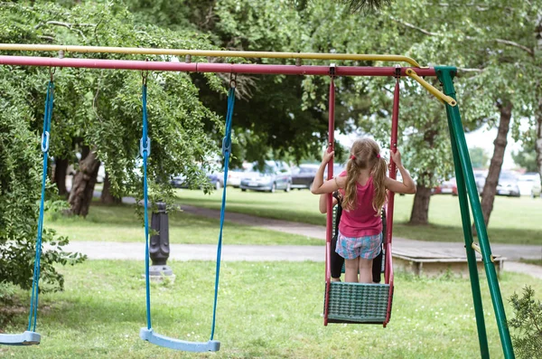 Enfants en swing — Photo