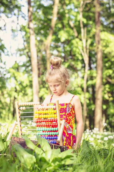 Schule im Wald — Stockfoto