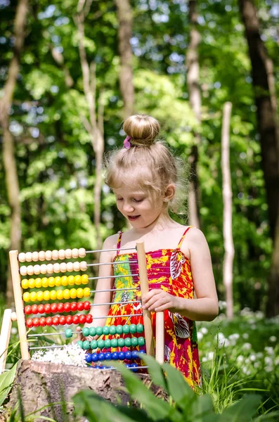 Little Preschool Kid Learning Maths Use Abacus — Stock Photo, Image