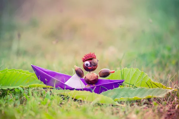 Chestnut pirate figure in the boat — Stock Photo, Image