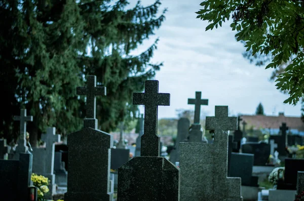 mezar mezarlık çapraz