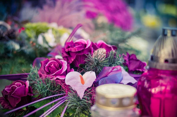 Pink flower decoration in All Saints Day — Stock Photo, Image