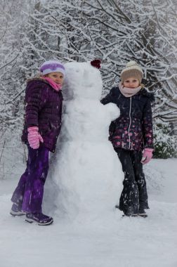 çocuk ve kardan adam 