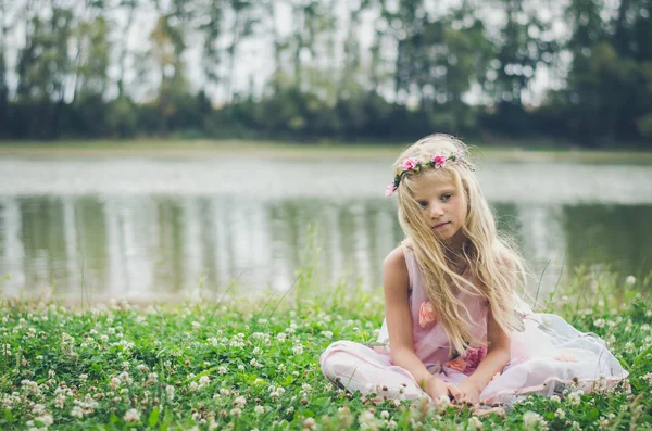 Beautiful Caucasian Girl Long Blond Hair Pink Dress Sitting Alone — Stock Photo, Image