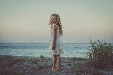 kumlu kumsalda gündoğumu 