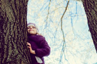 Kuş bakışı bakıyorum.