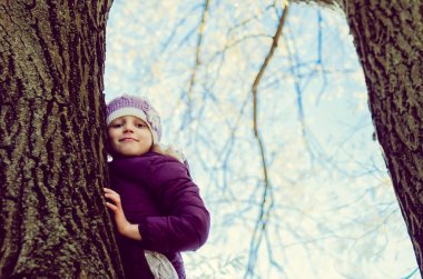Kuş bakışı bakıyorum.