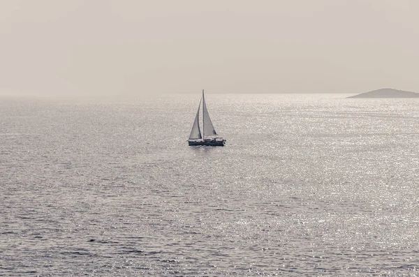 Barca Sul Mare Croato Durante Vacanze Estive — Foto Stock