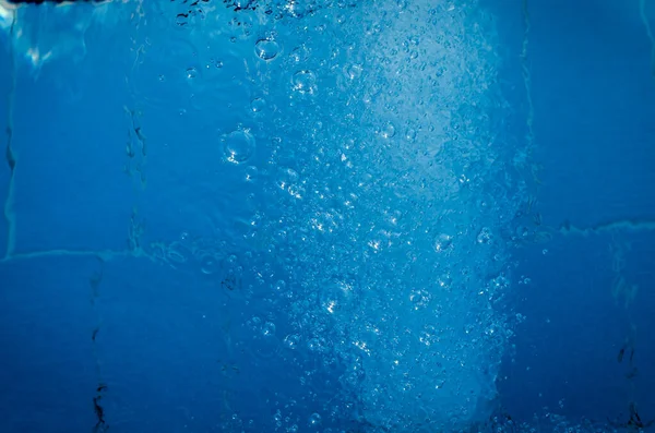 Schoon Blauw Zwembad Met Bubbels — Stockfoto