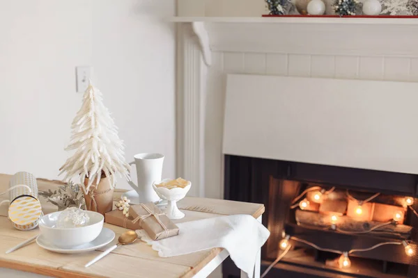 Élégante décoration de Noël de la table à manger — Photo