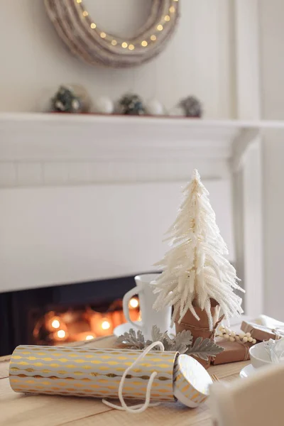 Élégante décoration de Noël de la table à manger — Photo