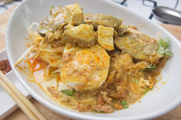 Biff Curry Noodle — Stockfoto