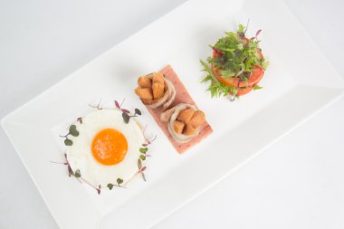 Kahvaltı - yumurta, pastırma 