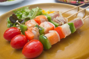 Üç aromalı balık Barbekü 