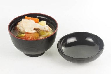 Tavuk kanadı çorbası ahşap Kupası 