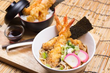 Pirinç ve Udon Ramen tempura