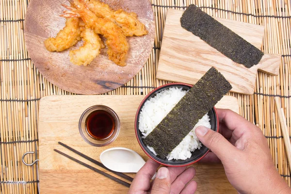 Şef dekore edilmiş tempura pirinç 