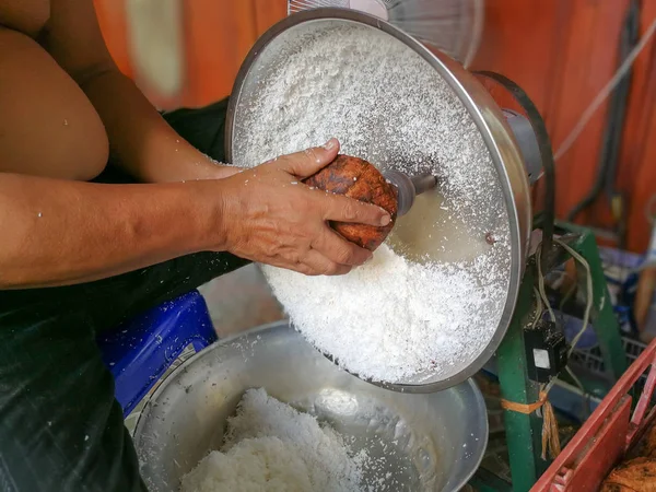 Coconut scraper machine — Stock Photo, Image