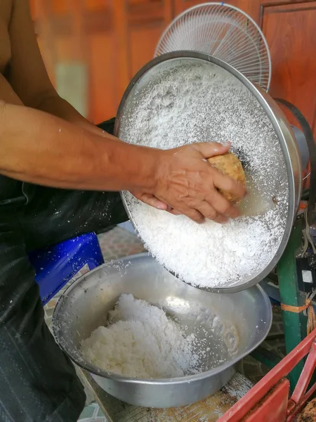 Coconut scraper machine — Stock Photo, Image