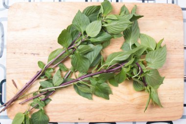 Ahşap geniş Tay fesleğen yaprağı 