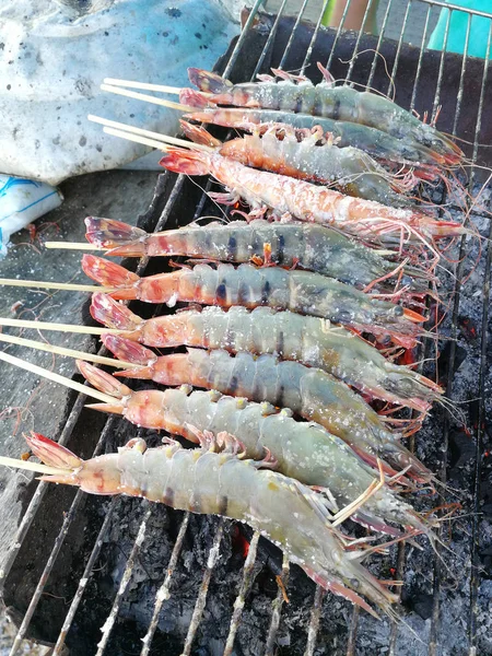 Gegrilde garnalen, garnalen Barbecue zeevruchten — Stockfoto