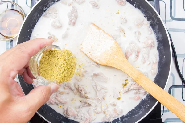 Yemek pişirmek için Şef yeşil köri tozu