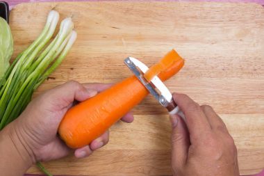 Şef soyma cilt havuç