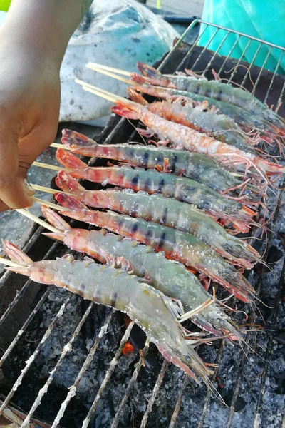 Gegrilde garnalen, garnalen Barbecue zeevruchten — Stockfoto