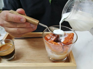 kavanoz poring sütünden 