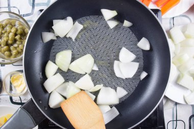 Soğan koyarak Şef kaydırmak için 