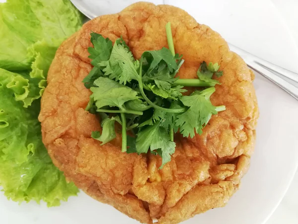 Omelet stile tailandese sul piatto — Foto Stock
