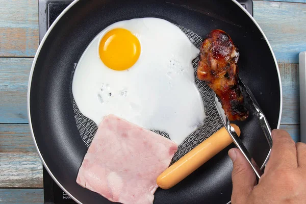 Chef Frying Egg Ham Sausage Chicken Drumstick Pan Cooking Fried — Stock Photo, Image