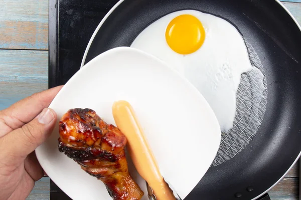 Chef Frying Egg Ham Sausage Chicken Drumstick Pan Cooking Fried — Stock Photo, Image