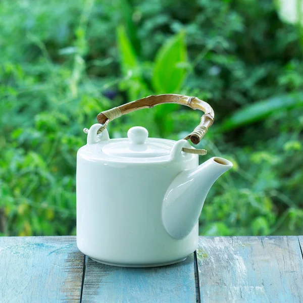 White Teapot Table Served Garden — Stock Photo, Image