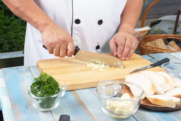 Chef Chopping Garlic Cooked Garlic Bread Cooking Garlic Bread Concept — Stock Photo, Image