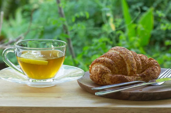 Hot Tea Croissant Bread Wooden Bar Served Garden — Stock Photo, Image