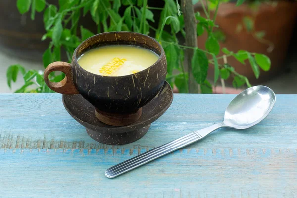 Crema Sopa Maíz Pan Tostado Queso Plato Madera —  Fotos de Stock