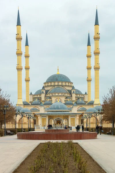 A Mesquita Akhmad Kadyrov conhecida como O Coração da Chechênia — Fotografia de Stock