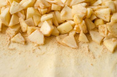 Taze elmalı ev yapımı elmalı turta. Elmalı turta yapıyorum.