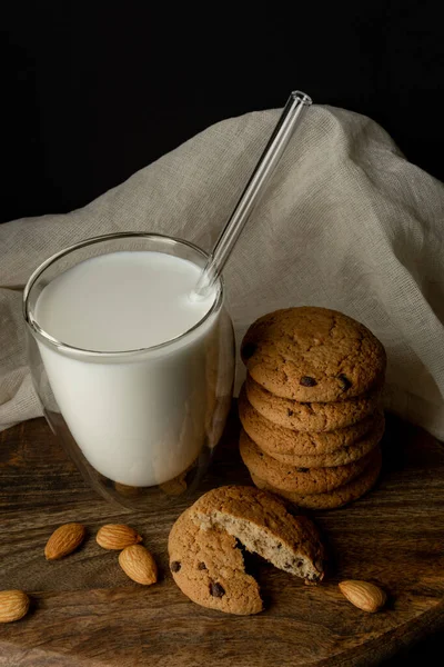 Galletas Avena Almendra Leche Vaso Con Paredes Dobles Con Tubo —  Fotos de Stock