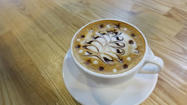 Forró Cappuccino Kávé Kávézóban Asztalon — Stock Fotó