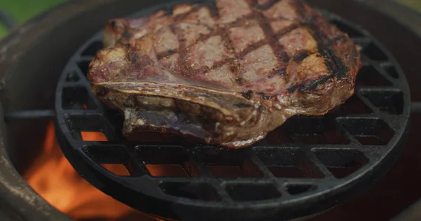 Steaks Sur Plan Avec Mise Point Sélective Boeuf Moyen Juteux — Photo