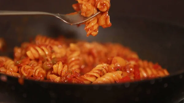 Macarrão Fechar Processo Fabrico Massas Penne — Fotografia de Stock