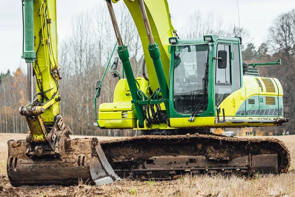 Modern Excavator Performs Excavation Work Farm Field — Stock Photo, Image