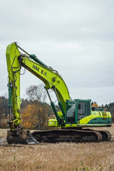 Moderne Graafmachine Voert Opgravingen Uit Het Landbouwveld — Stockfoto