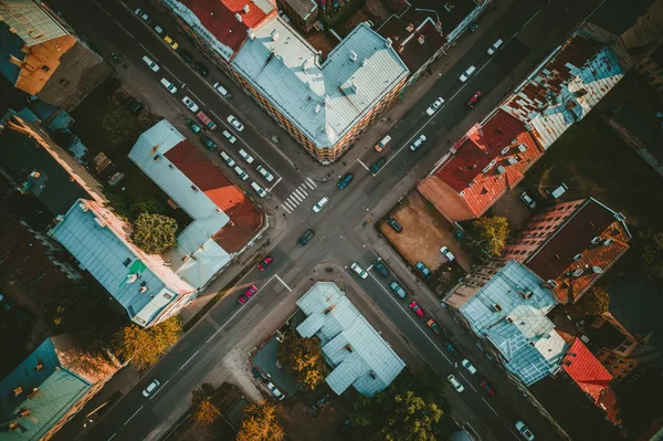 Quartier Général Bâtiments Dans Une Petite Ville Routes Avec Circulation — Photo