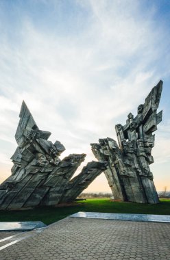 Kaunas, Litvanya 'daki 9. Kale' deki Nazizm Kurbanları Anıtı