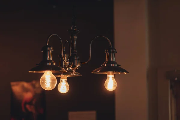 Metalen Vintage Kroonluchter Met Edison Lampen — Stockfoto