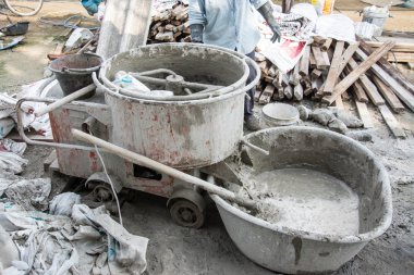Site oluşturma, beton mikser malzemeyi karıştırma